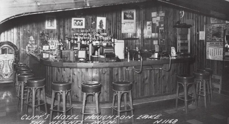 Cliffs Hotel (Heights Inn) - From Houghton Lake Book Written By Deborah Gouin (newer photo)